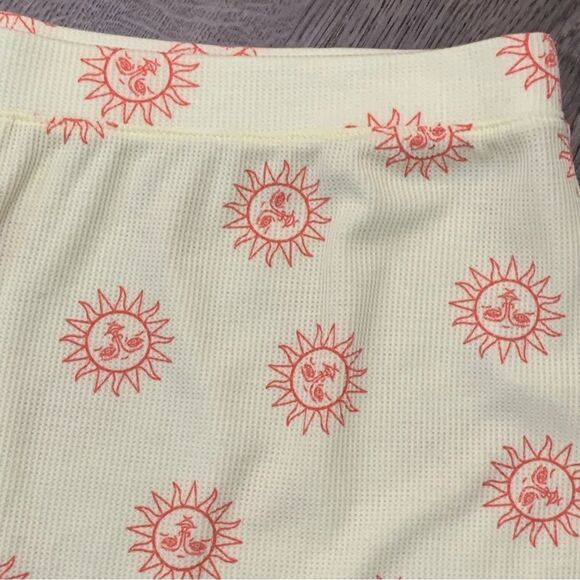 AMERICAN EAGLE OUTFITTERS Thermal Pajama Shorts Women XL Yellow Orange Sun. - Picture 3 of 9